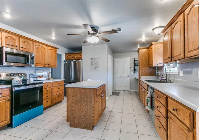 Photo 3 of Single family home for sale at 2306 County Rd 1231, Blanchard, OK 73010 | MLS# 1247710 | Listing updated on 2026-09-04