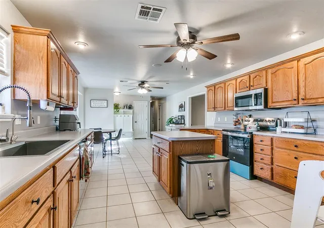 Photo 4 of Single family home for sale at 2306 County Rd 1231, Blanchard, OK 73010 | MLS# 1247710 | Listing updated on 2026-09-04