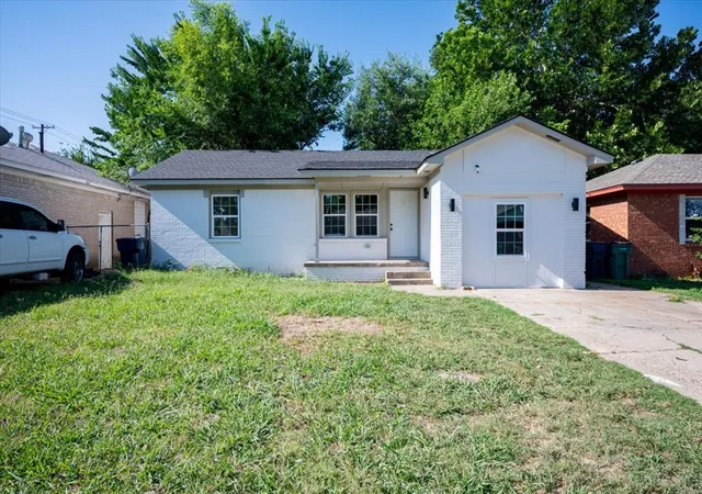 Photo 2 of Single family home for sale at 2904 Sw 39th Terrace, Oklahoma City, OK 73119 | MLS# 1247723 | Listing updated on 2026-09-07