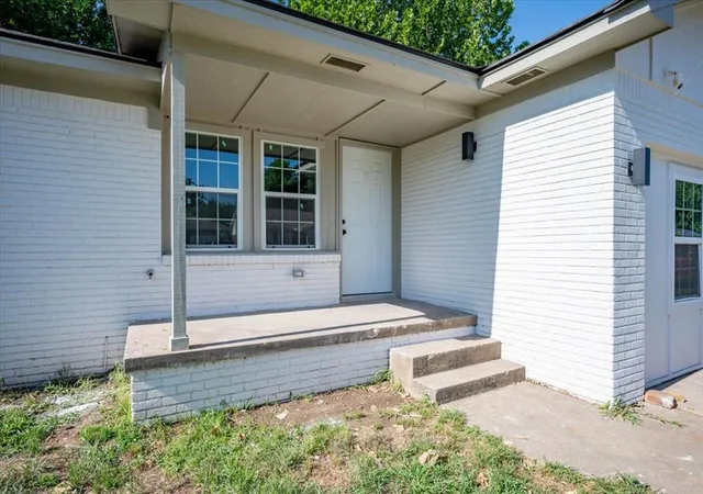 Photo 4 of Single family home for sale at 2904 SW 39th Terrace, Oklahoma City, OK 73119 | MLS# 1247723 | Listing updated on 2026-09-07