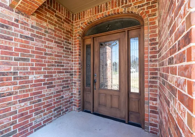 Photo 3 of Sale Pending at 2520 E Bradley St, Shawnee, OK 74804 | MLS# 1247743 | Listing updated on 2026-09-07