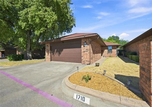 Photo 1 of Sale Pending at 1710 Lionsgate Cir, Bethany, OK 73008 | MLS# 1247746 | Listing updated on 2026-09-07