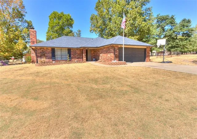 Photo 1 of Single family home for sale at 251 S Carolyn Dr, Choctaw, OK 73020 | MLS# 1247779 | Listing updated on 2026-09-30