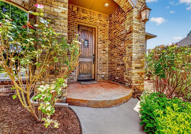 Photo 2 of Single family home for sale at 320 Nw 151st Place, Edmond, OK 73013 | MLS# 1247784 | Listing updated on 2026-09-06