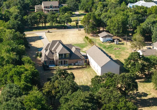 Photo 3 of Single family home for sale at 3023 E 44th Street, Edmond, OK 73013 | MLS# 1247787 | Listing updated on 2026-10-28