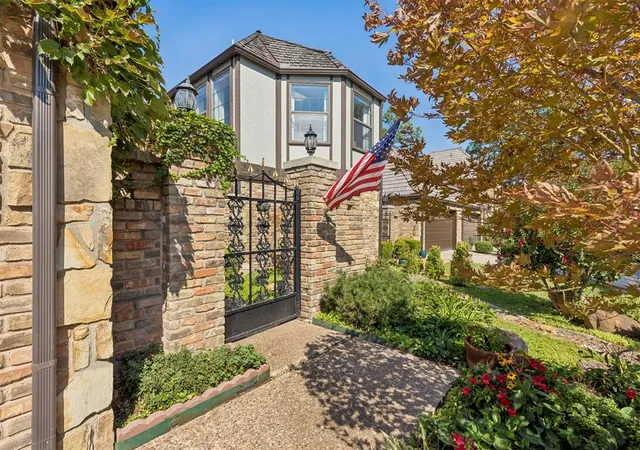 Photo 3 of Single family home for sale at 328 Windbrook Dr, Norman, OK 73072 | MLS# 1247821 | Listing updated on 2026-09-18