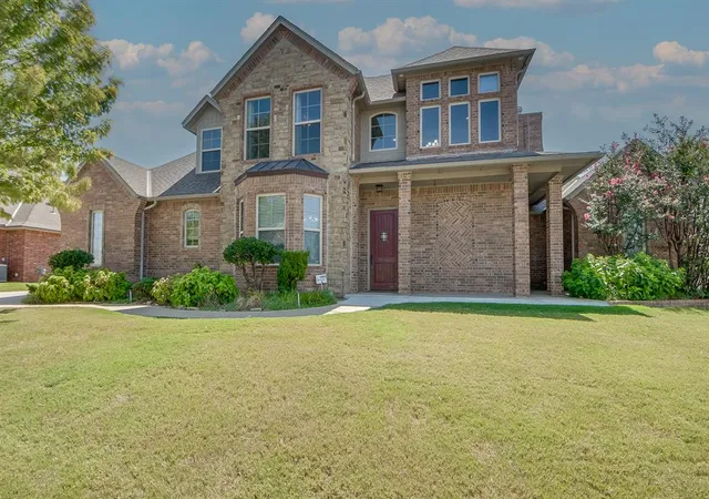 Single family home for sale at 1400 Sawgrass Dr, Norman, OK 73072 | MLS# 1247827