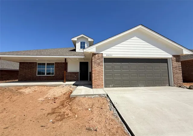 Photo 1 of Single family home for sale at 21235 Se 32nd Street, Harrah, OK 73045 | MLS# 1247829 | Listing updated on 2026-10-09
