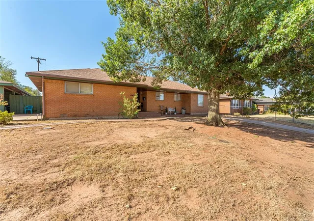 Photo 3 of Sale Pending at 1200 Barker Rd, Clinton, OK 73601 | MLS# 1247832 | Listing updated on 2026-09-30
