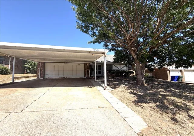 Single family home for sale at 109 W Campbell Dr, Oklahoma City, OK 73110 | MLS# 1247833