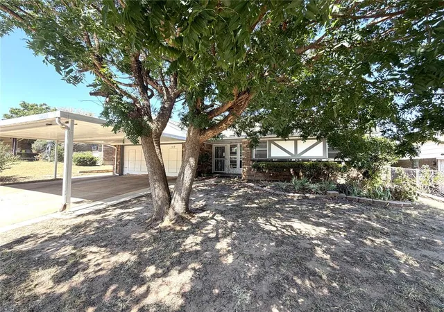 Photo 3 of Single family home for sale at 109 W Campbell Dr, Oklahoma City, OK 73110 | MLS# 1247833 | Listing updated on 2026-09-06
