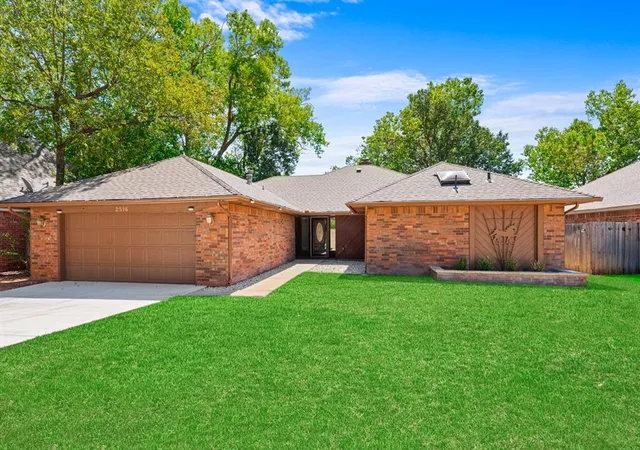Photo 2 of Single family home for sale at 2516 Antelope Trl, Edmond, OK 73012 | MLS# 1247835 | Listing updated on 2026-09-13