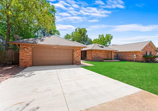 Photo 3 of Single family home for sale at 2516 Antelope Trl, Edmond, OK 73012 | MLS# 1247835 | Listing updated on 2026-09-13