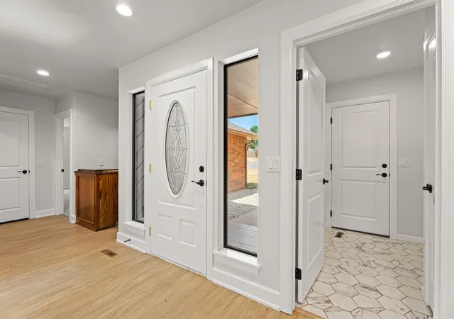 Photo 3 of Single family home for sale at 2516 Antelope Trl, Edmond, OK 73012 | MLS# 1247835 | Listing updated on 2026-09-13
