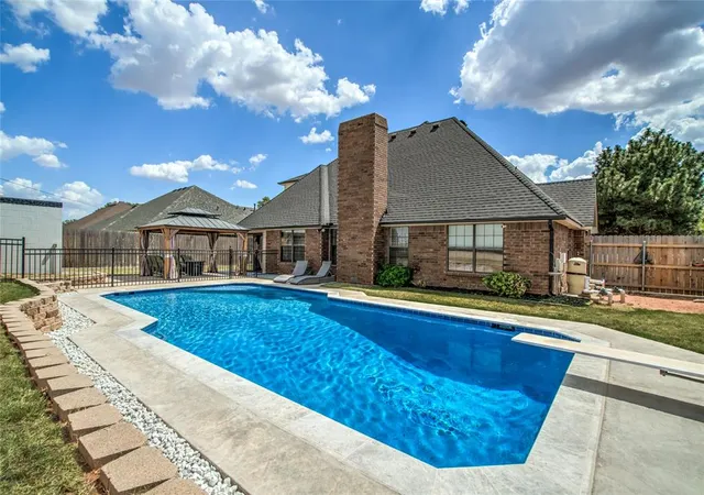 Photo 3 of Sale Pending at 1513 Chisholm Trl, Weatherford, OK 73096 | MLS# 1247837 | Listing updated on 2026-10-13