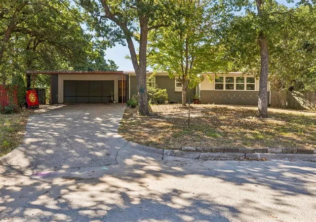 Photo 2 of Single family home for sale at 6512 Nw 20th Drive, Bethany, OK 73008 | MLS# 1247839 | Listing updated on 2026-09-15