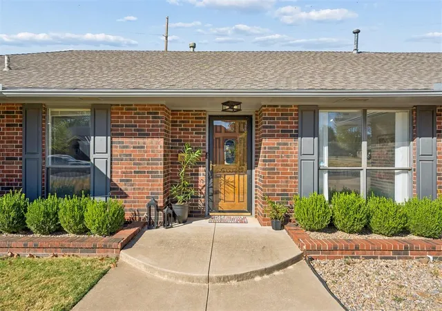 Photo 3 of Single family home for sale at 9709 Lakeshore Dr, Oklahoma City, OK 73120 | MLS# 1247865 | Listing updated on 2026-10-08