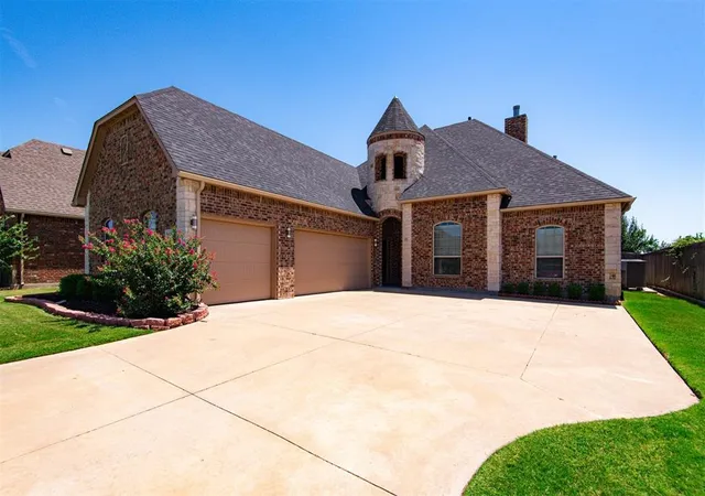 Photo 3 of Single family home for sale at 1400 Switchgrass Rd, Edmond, OK 73013 | MLS# 1247873 | Listing updated on 2026-09-19