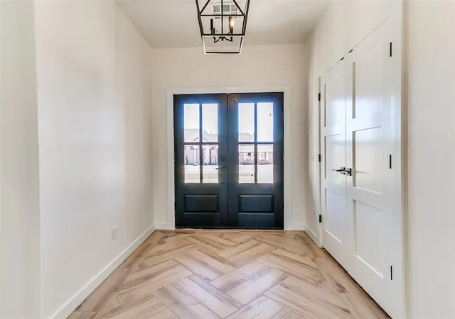 Photo 4 of Single family home for sale at 141 W Lynn Ct Dr, Mustang, OK 73064 | MLS# 1247884 | Listing updated on 2026-10-03