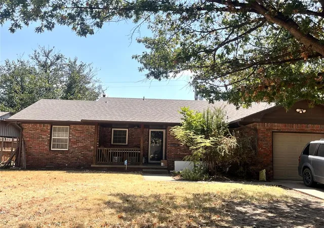 Photo 2 of Sale Pending at 2628 Abbey Rd, Oklahoma City, OK 73120 | MLS# 1247896 | Listing updated on 2026-09-12