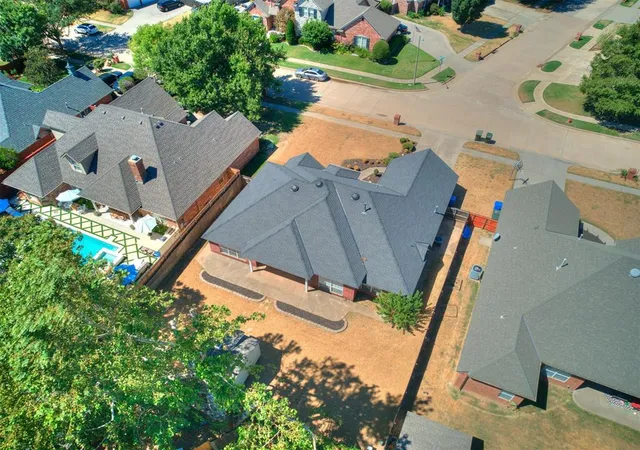 Photo 3 of Single family home for sale at 909 Hearthstone, Norman, OK 73072 | MLS# 1247897 | Listing updated on 2026-09-20