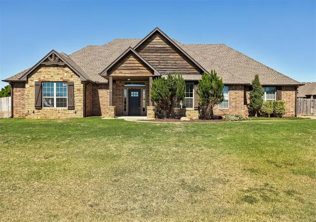Single family home for sale at 4805 Crestmere Ln, Edmond, OK 73025 | MLS# 1247898