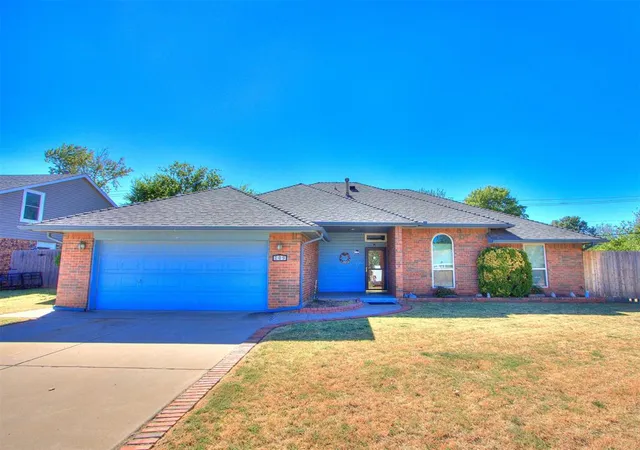 Photo 2 of Single family home for sale at 109 S Ramblin Oaks Dr, Moore, OK 73160 | MLS# 1247901 | Listing updated on 2026-09-06