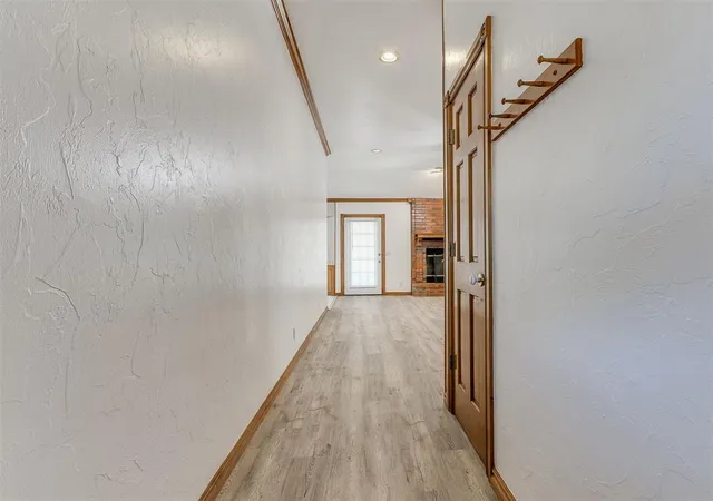 Photo 4 of Single family home for sale at 109 S Ramblin Oaks Dr, Moore, OK 73160 | MLS# 1247901 | Listing updated on 2026-09-06
