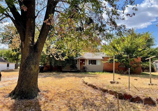 Photo 1 of Single family home for sale at 404 N 7th Street, Noble, OK 73068 | MLS# 1247910 | Listing updated on 2026-09-06