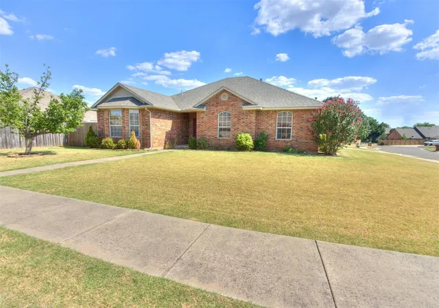 Photo 2 of Sale Pending at 2100 Bradford Way, Edmond, OK 73003 | MLS# 1247912 | Listing updated on 2026-09-28