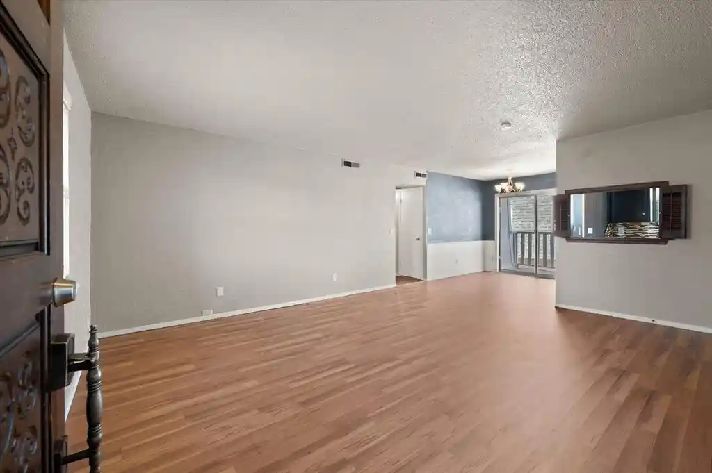 Listing Photo 2 - Condo for sale in 11421 N May Ave located at 11421 N May Ave, Oklahoma, OK 73120 - Unit 11421 N May Ave