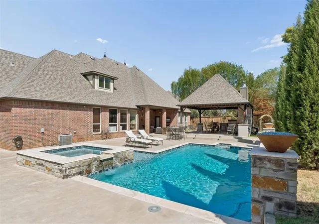 Photo 2 of Single family home for sale at 4200 Slate Brg Rd, Edmond, OK 73034 | MLS# 1247952 | Listing updated on 2026-09-15