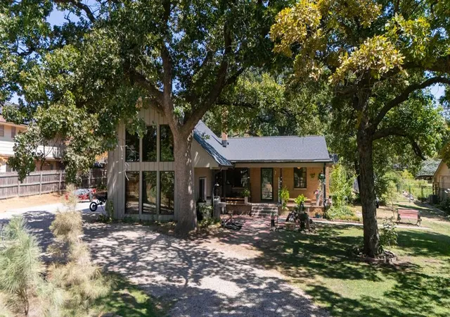 Photo 1 of Single family home for sale at 2612 N Eagle Ln, Oklahoma City, OK 73127 | MLS# 1247956 | Listing updated on 2026-09-06