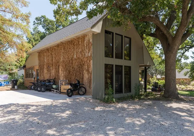 Photo 4 of Single family home for sale at 2612 N Eagle Ln, Oklahoma City, OK 73127 | MLS# 1247956 | Listing updated on 2026-09-06