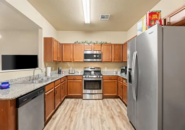 Listing Photo 5 - Condo for sale in building located at 110 Barrett Pl, Edmond, OK 73003 - Unit #108 & 110