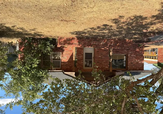 Photo 2 of Single family home for sale at 631 North 4th, Clinton, OK 73601 | MLS# 1247967 | Listing updated on 2026-09-06