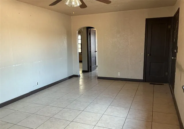Photo 3 of Single family home for sale at 631 North 4th, Clinton, OK 73601 | MLS# 1247967 | Listing updated on 2026-09-06