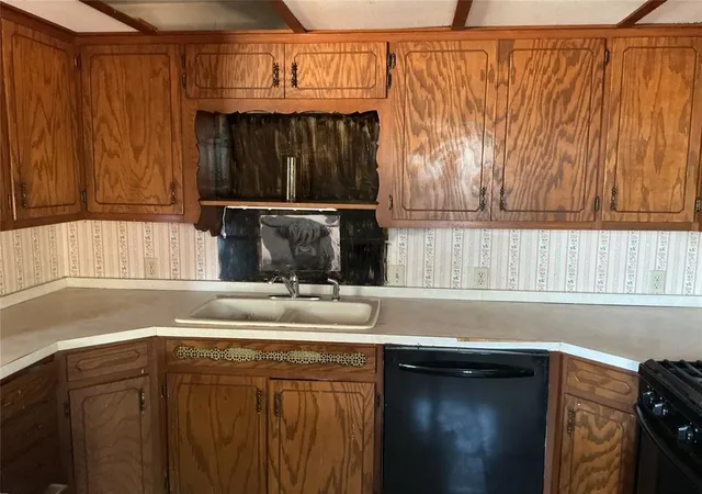 Photo 4 of Single family home for sale at 631 North 4th, Clinton, OK 73601 | MLS# 1247967 | Listing updated on 2026-09-06