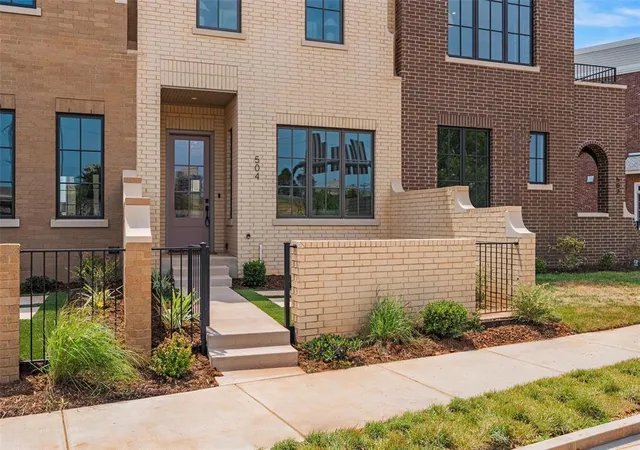 Photo 2 of Townhouse for sale at 512 Ne 2nd Street, Oklahoma City, OK 73104 | MLS# 1247968 | Listing updated on 2026-09-06