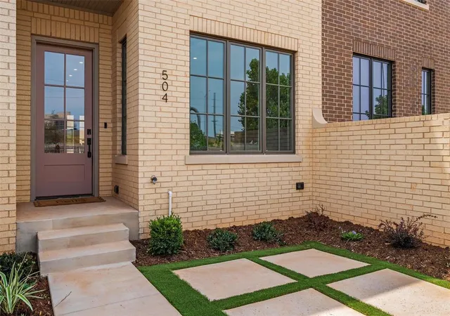 Photo 3 of Townhouse for sale at 512 Ne 2nd Street, Oklahoma City, OK 73104 | MLS# 1247968 | Listing updated on 2026-09-06