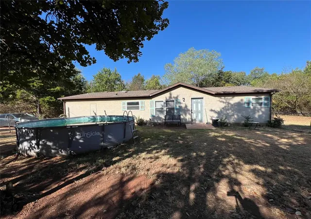 Photo 2 of Sale Pending at 946 County Line Rd, Blanchard, OK 73010 | MLS# 1247970 | Listing updated on 2026-09-15