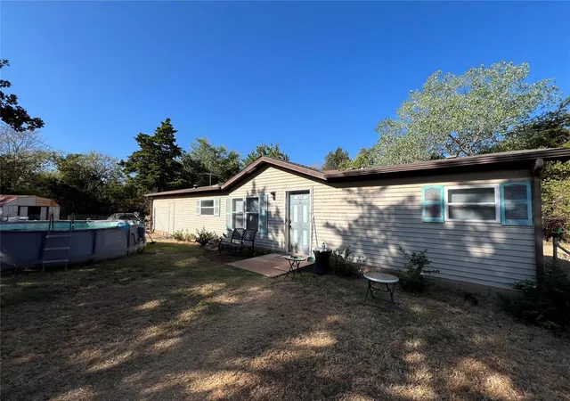 Photo 3 of Sale Pending at 946 County Line Rd, Blanchard, OK 73010 | MLS# 1247970 | Listing updated on 2026-09-15
