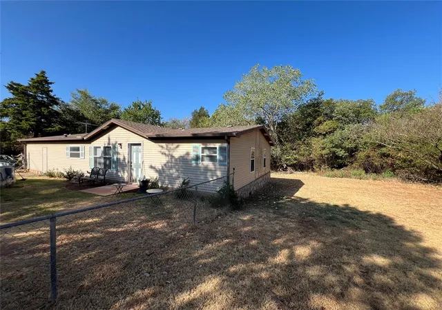 Photo 3 of Sale Pending at 946 County Line Rd, Blanchard, OK 73010 | MLS# 1247970 | Listing updated on 2026-09-15
