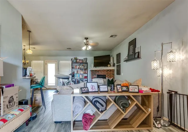 Photo 2 of Sale Pending at 516 S Castle Ridge Ln, Mustang, OK 73064 | MLS# 1247973 | Listing updated on 2026-09-21