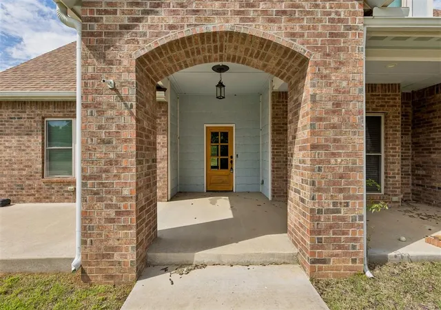Photo 3 of Single family home for sale at 551 W 9th Avenue, Bristow, OK 74010 | MLS# 1247980 | Listing updated on 2026-09-06