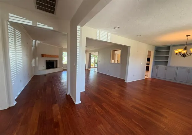 Photo 3 of Single family home for sale at 5305 NW 110th Street, Oklahoma City, OK 73162 | MLS# 1247985 | Listing updated on 2026-09-06