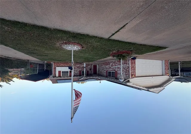 Photo 1 of Single family home for sale at 4 Cherokee St, Shawnee, OK 74801 | MLS# 1247993 | Listing updated on 2026-10-12