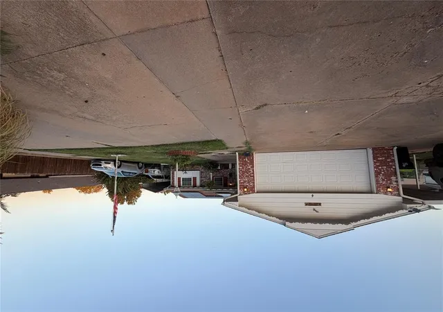 Photo 2 of Single family home for sale at 4 Cherokee St, Shawnee, OK 74801 | MLS# 1247993 | Listing updated on 2026-10-09