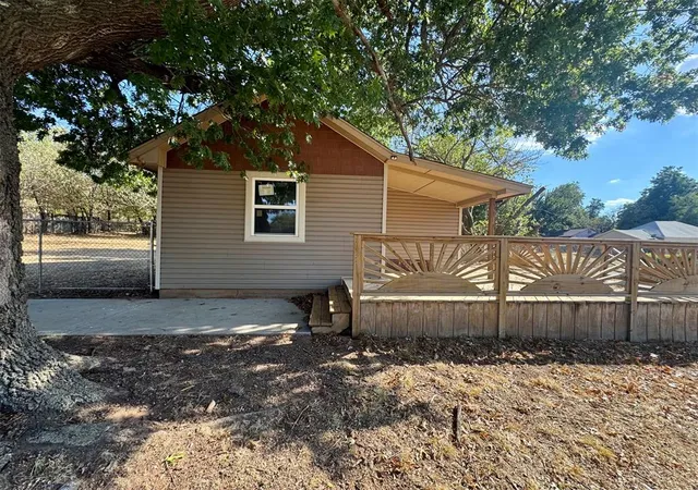 Sale Pending at 1501 S 6th Street, Chickasha, OK 73018 | MLS# 1248006 | Listing updated on 2026-09-13