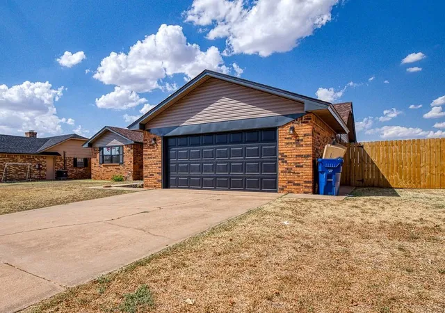 Photo 2 of Single family home for sale at 830 Clark Dr, Kingfisher, OK 73750 | MLS# 1248007 | Listing updated on 2026-09-07